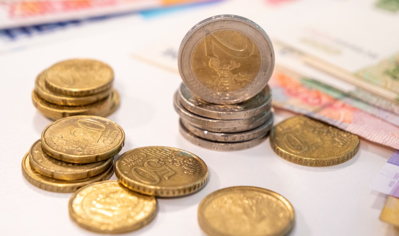 Muntgeld opgestapeld