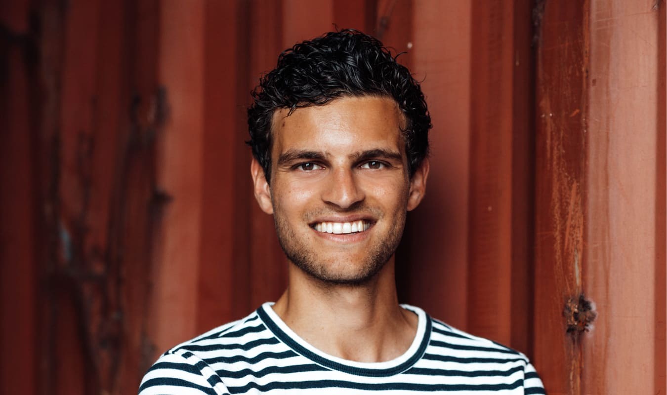 Joris lacht in de camera