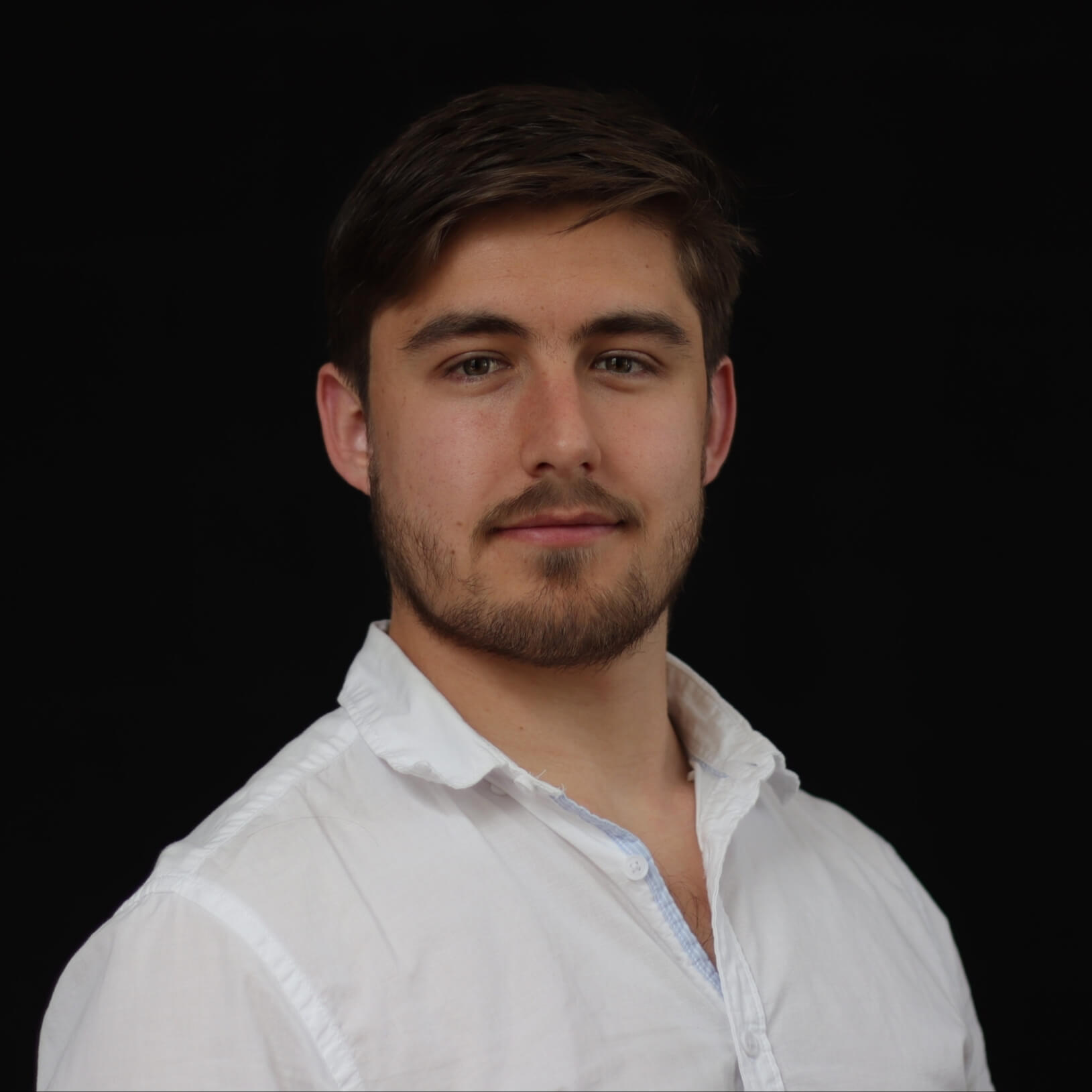 Byron Mühlberg, penulis di monito.com