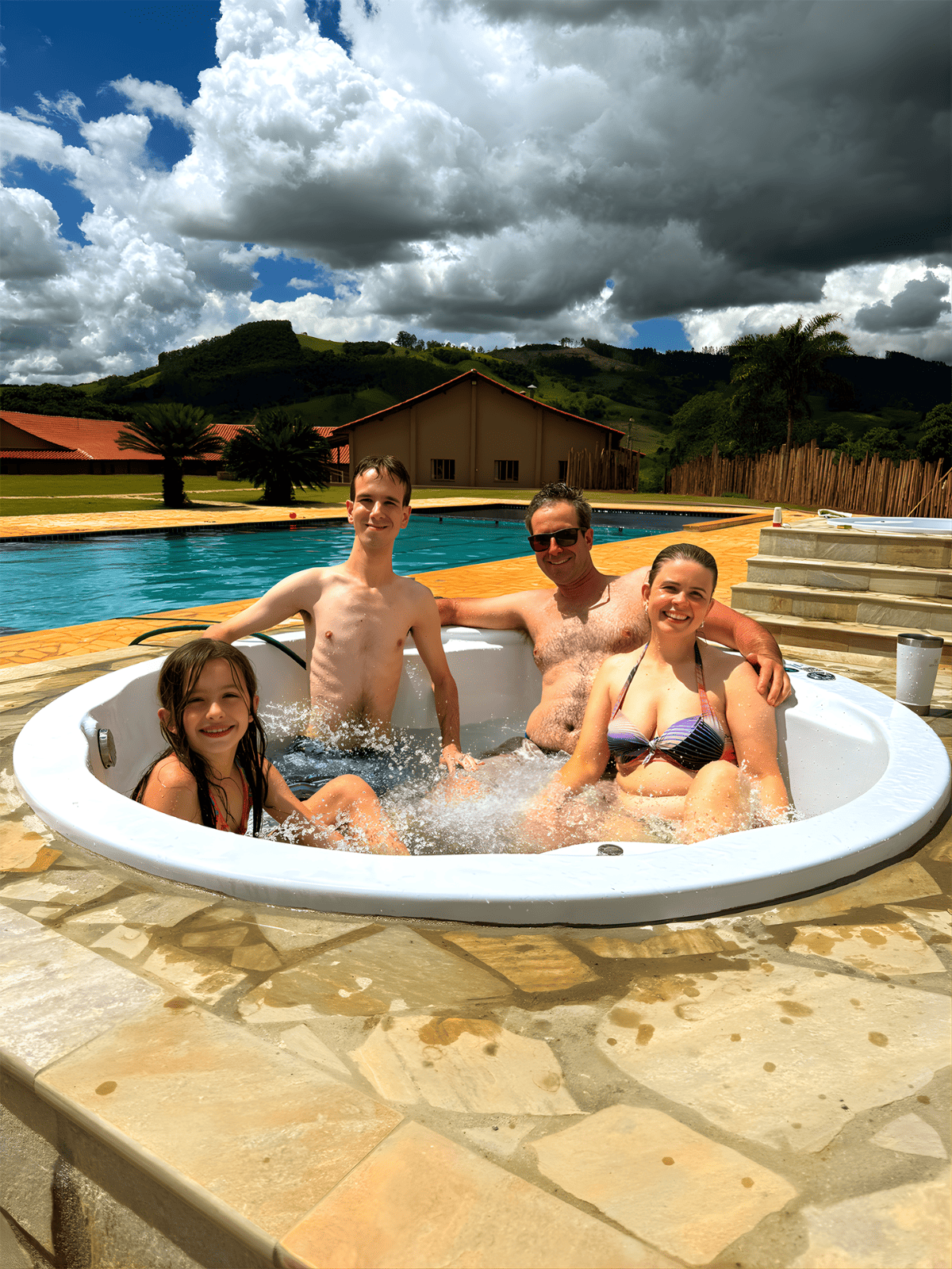 Mini piscina relax entre montanhas 