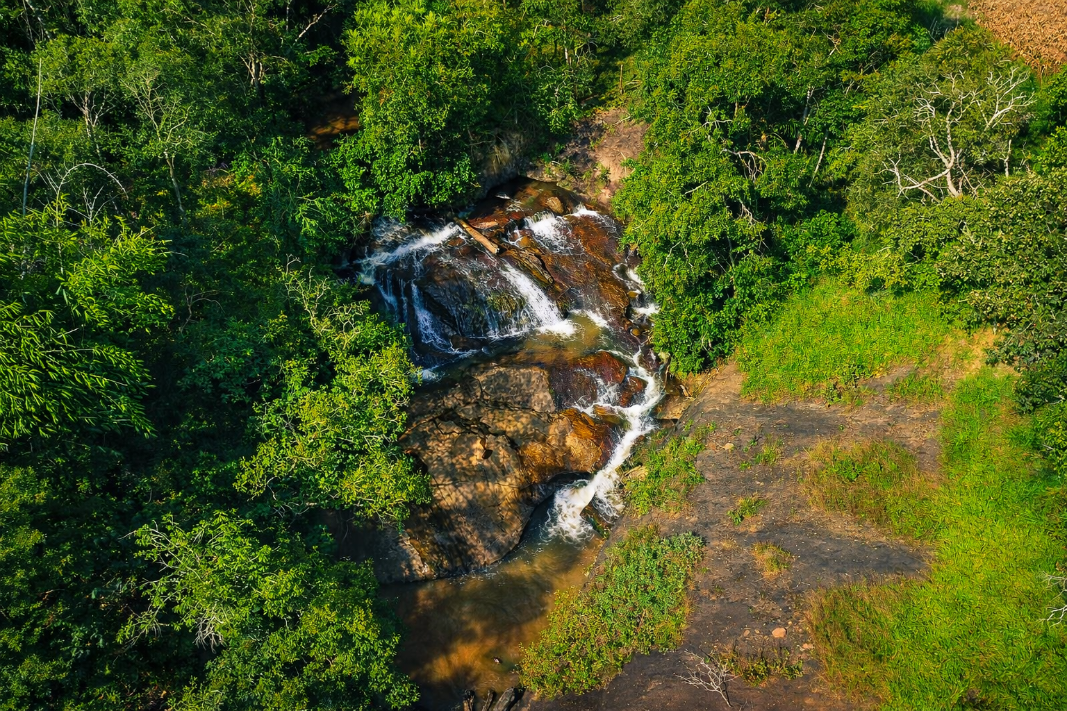 Cachoeira Pousada Montinni em Socorro SP