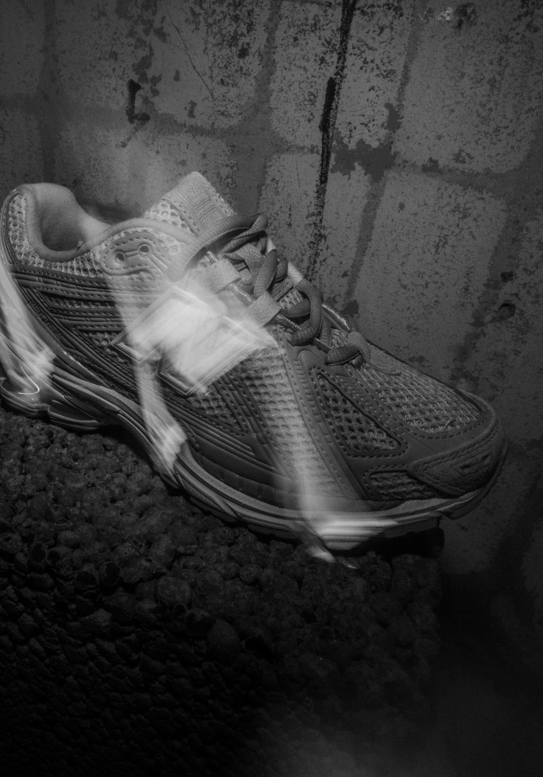 CASE: NEW BALANCE GREY DAYS