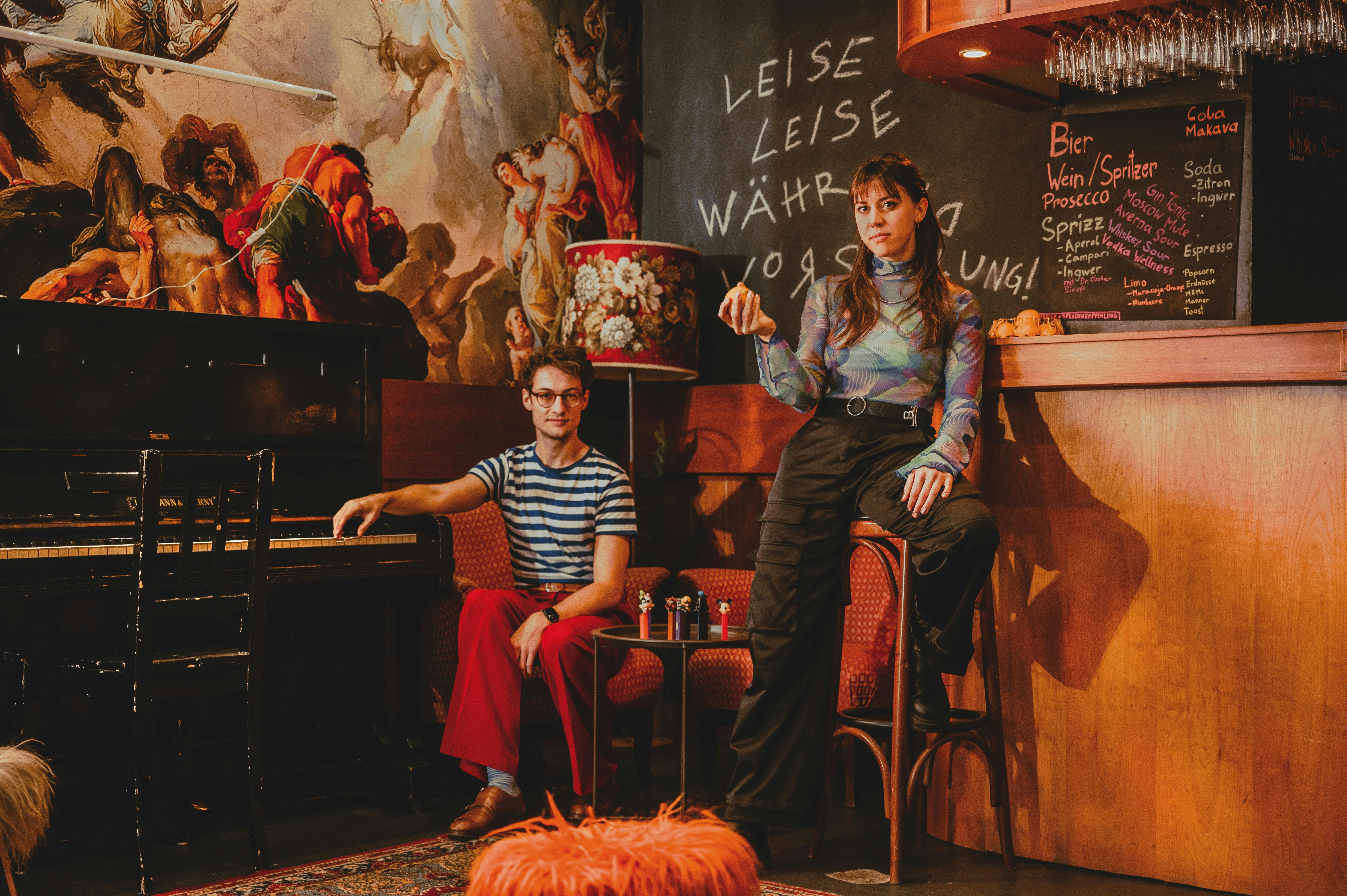 Beachtliche Karrieren: Anton Widauer und Alina Schaller, Theatergruppe Kollektief,  im Wiener Theater Bronski & Grünberg