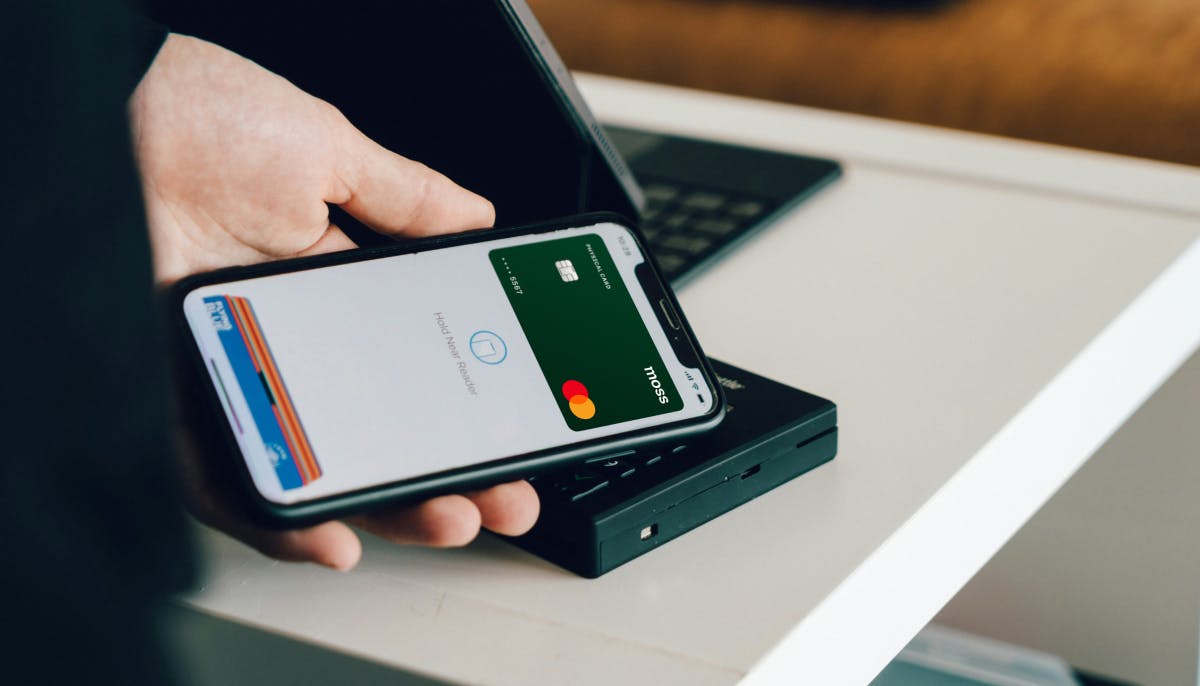 How Employee Expense Cards Save Businesses Time and Money