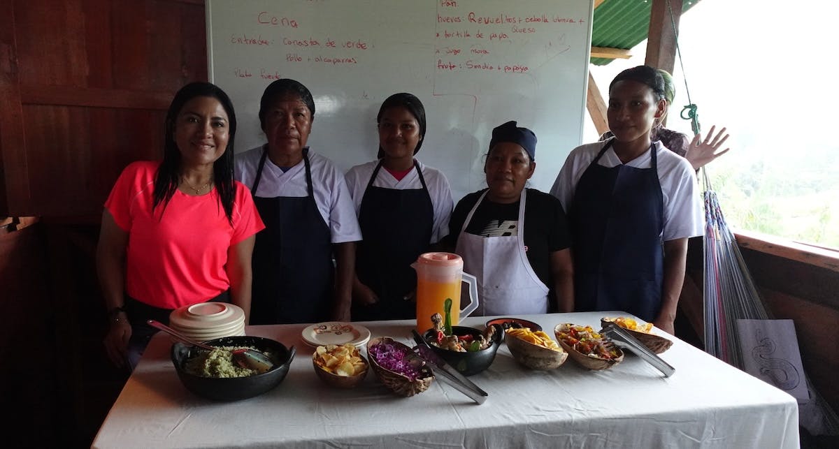 cooks training in mossy earth yasuni project