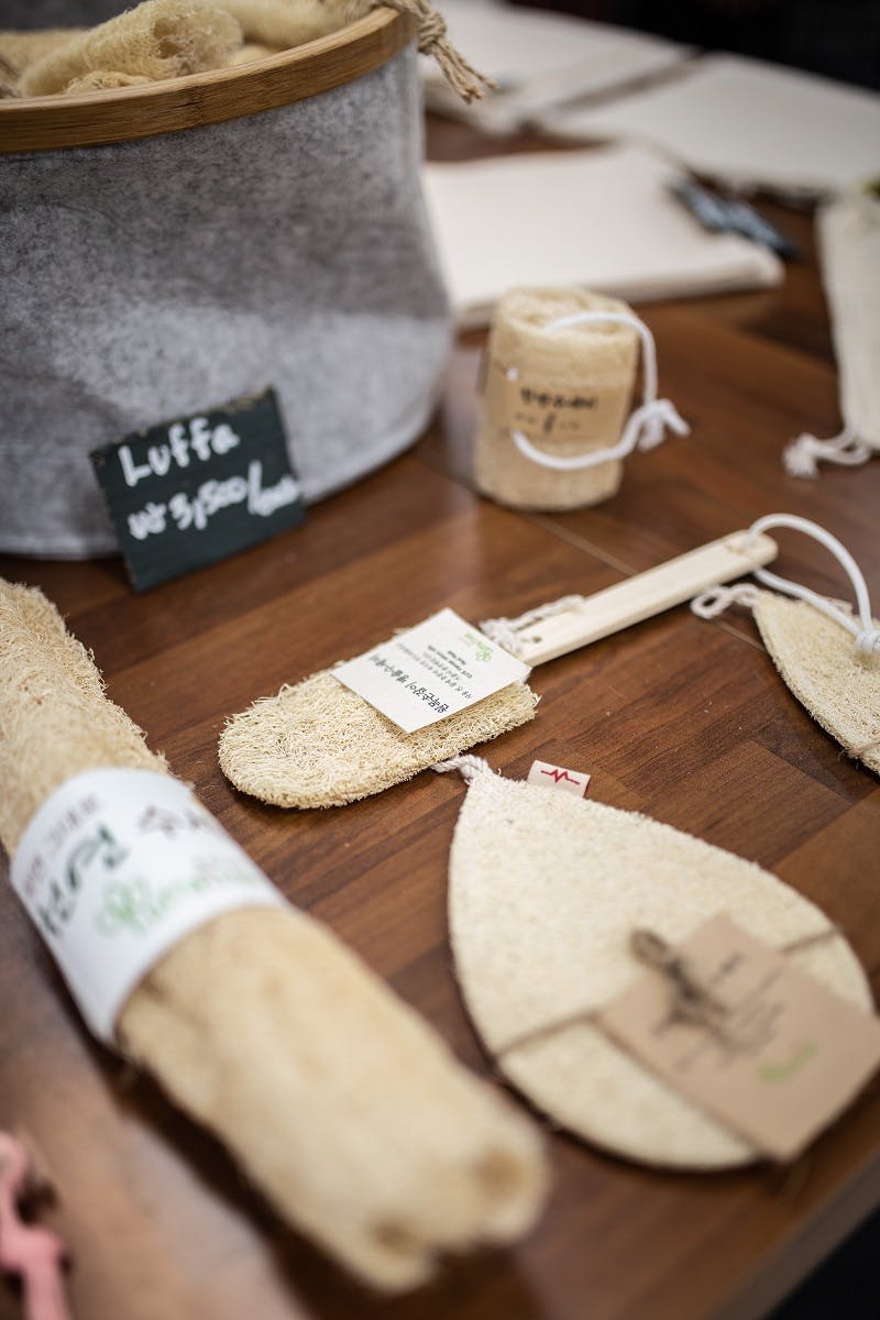 A set of plastic free and biodegradable bathroom accessories. Must haves when going zero waste.
