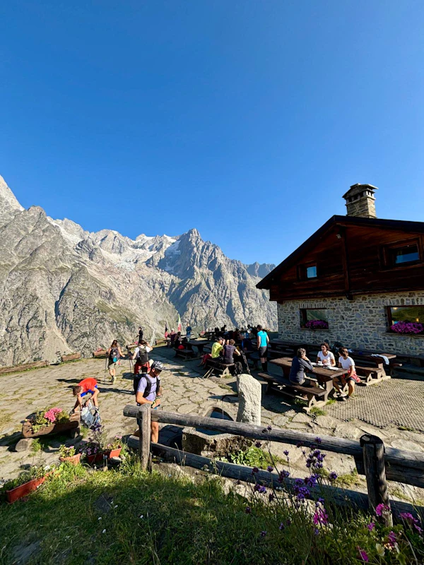 Bonatti hut