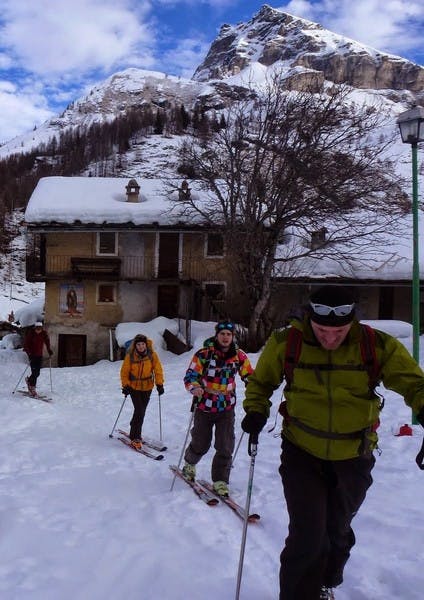 group ski touring