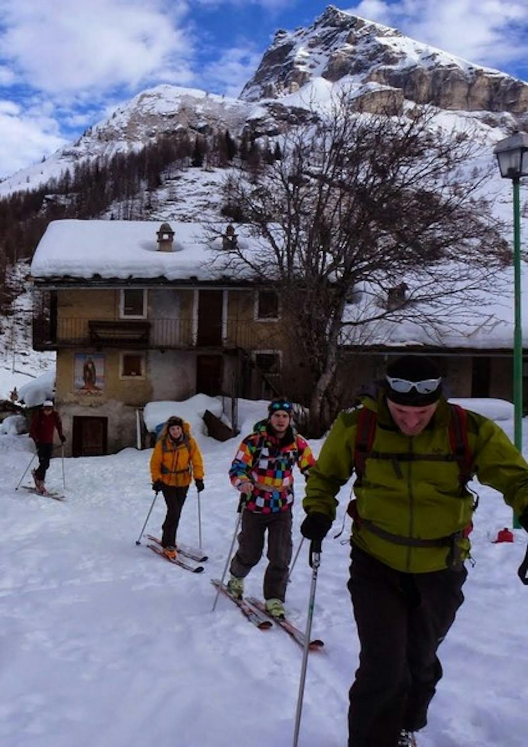 group ski touring

