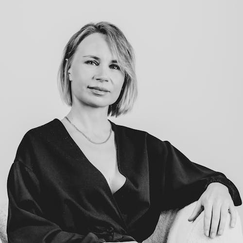 black and white photo of Julia Jarzebowska