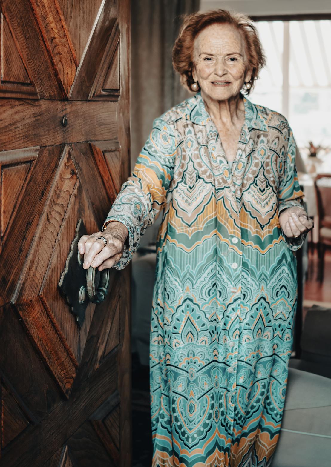 An older woman with a dress