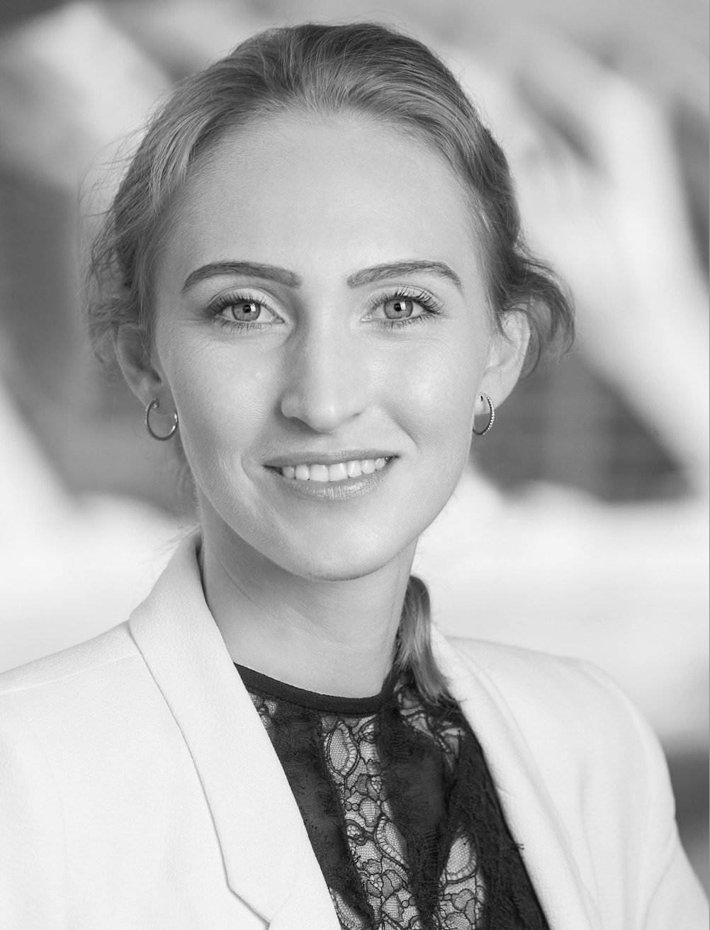 Photo of Inga Agoshkova immigration and corporate lawyer for moviinn