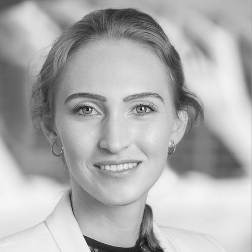 Photo of Inga Agoshkova immigration and corporate lawyer for moviinn