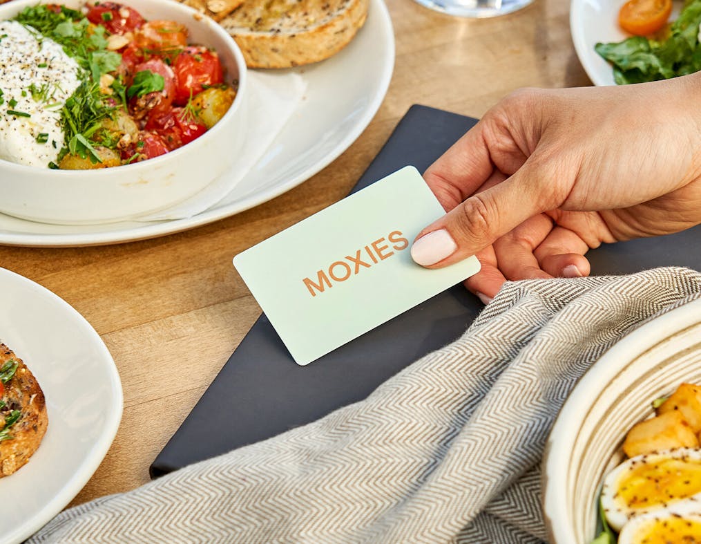 Moxies Restaurant & Bar gift card balance