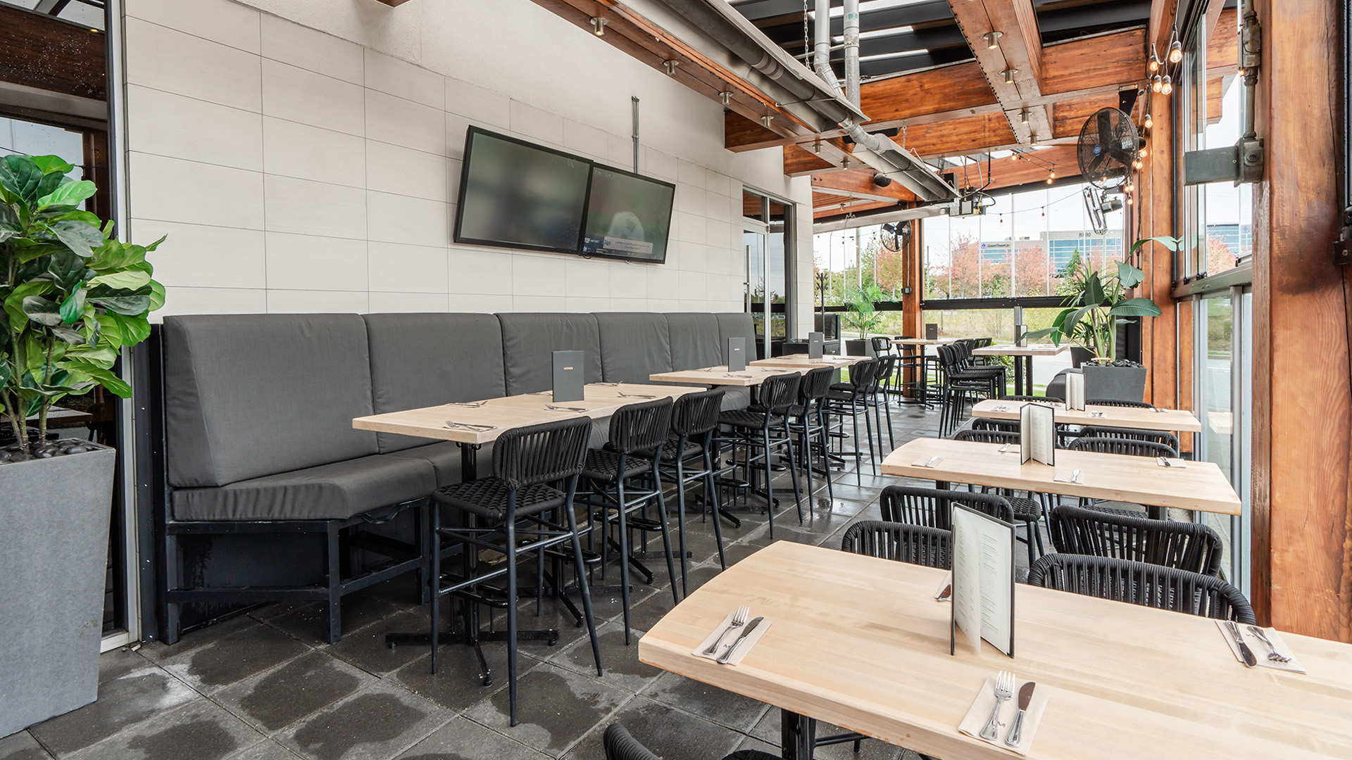 Best Langley Restaurants Moxies Restaurant in Langley Moxies Restaurant