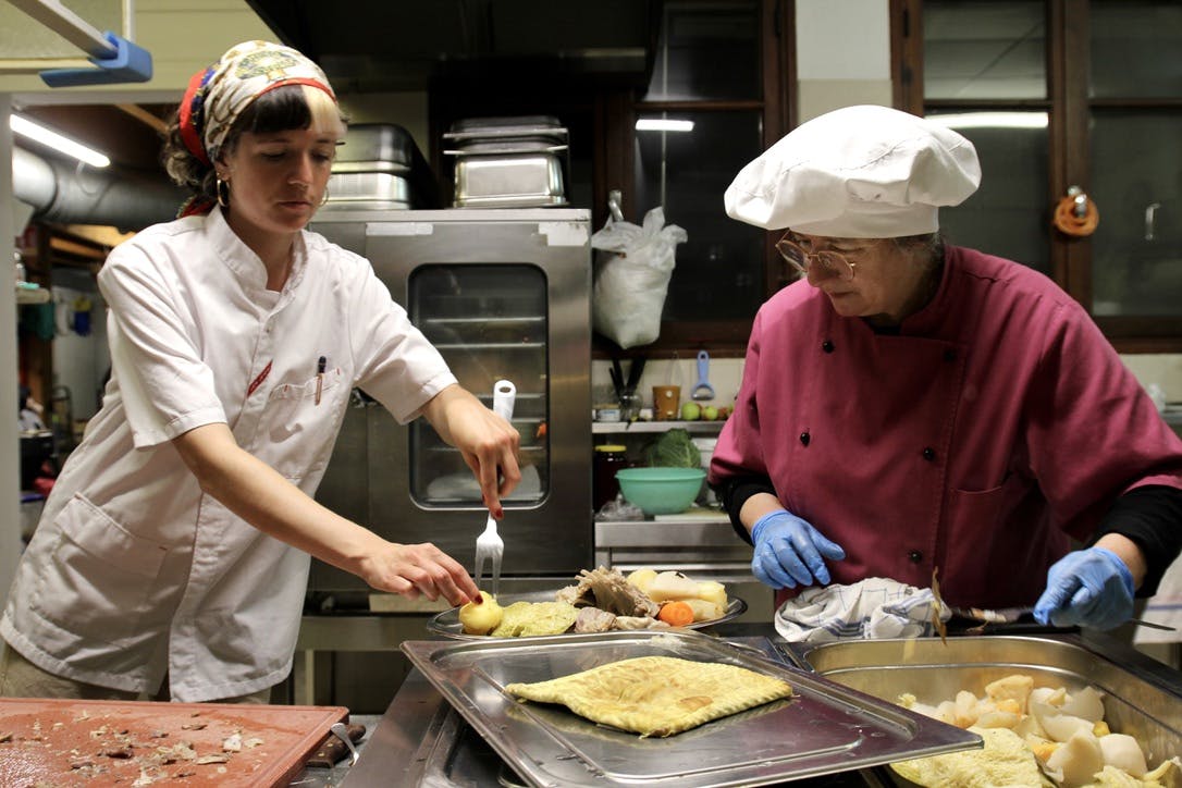 Chloé et Colette en cuisine