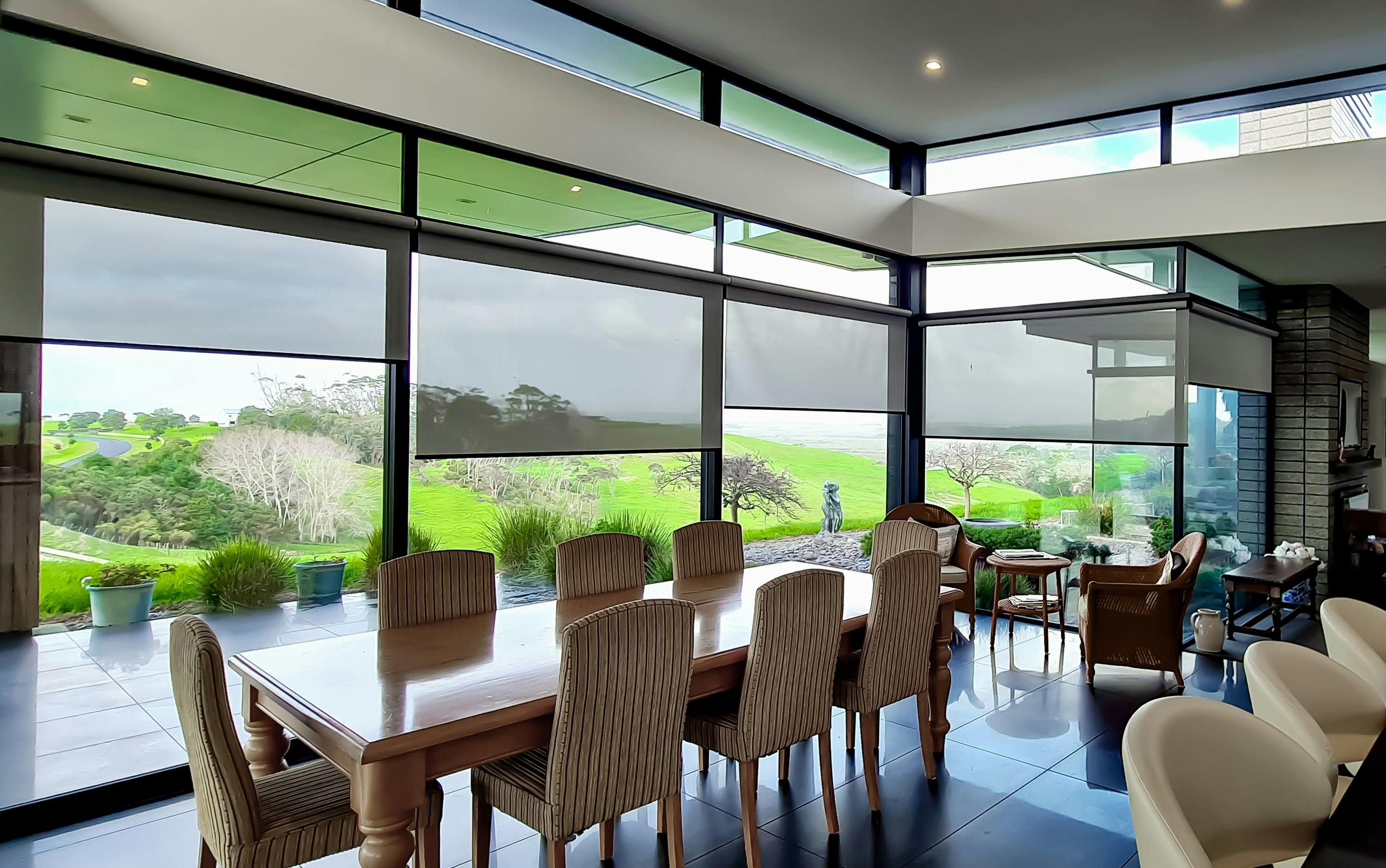 mr-blinds-home-page-sunscreen-roller-blinds-image