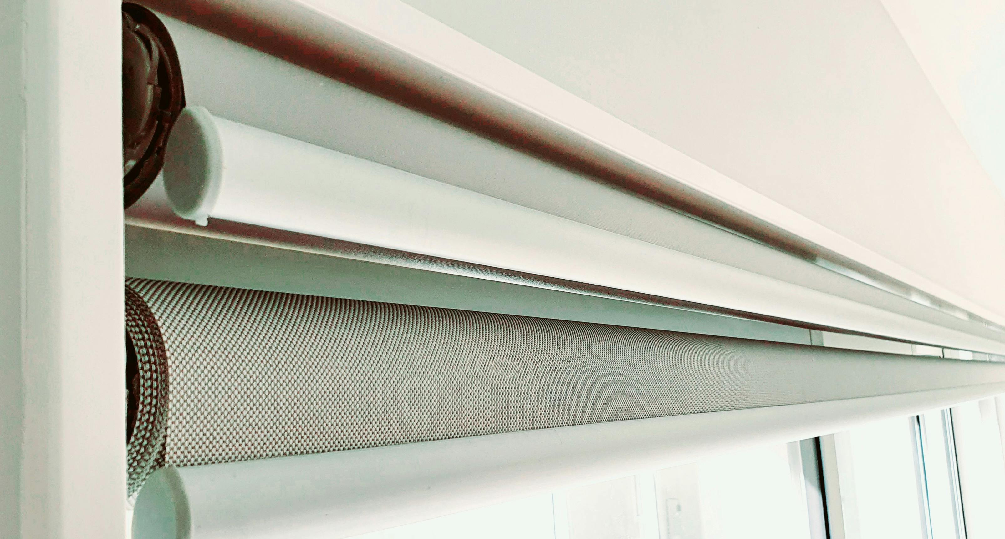 Close-up roller blind mechanism | Mr Blinds