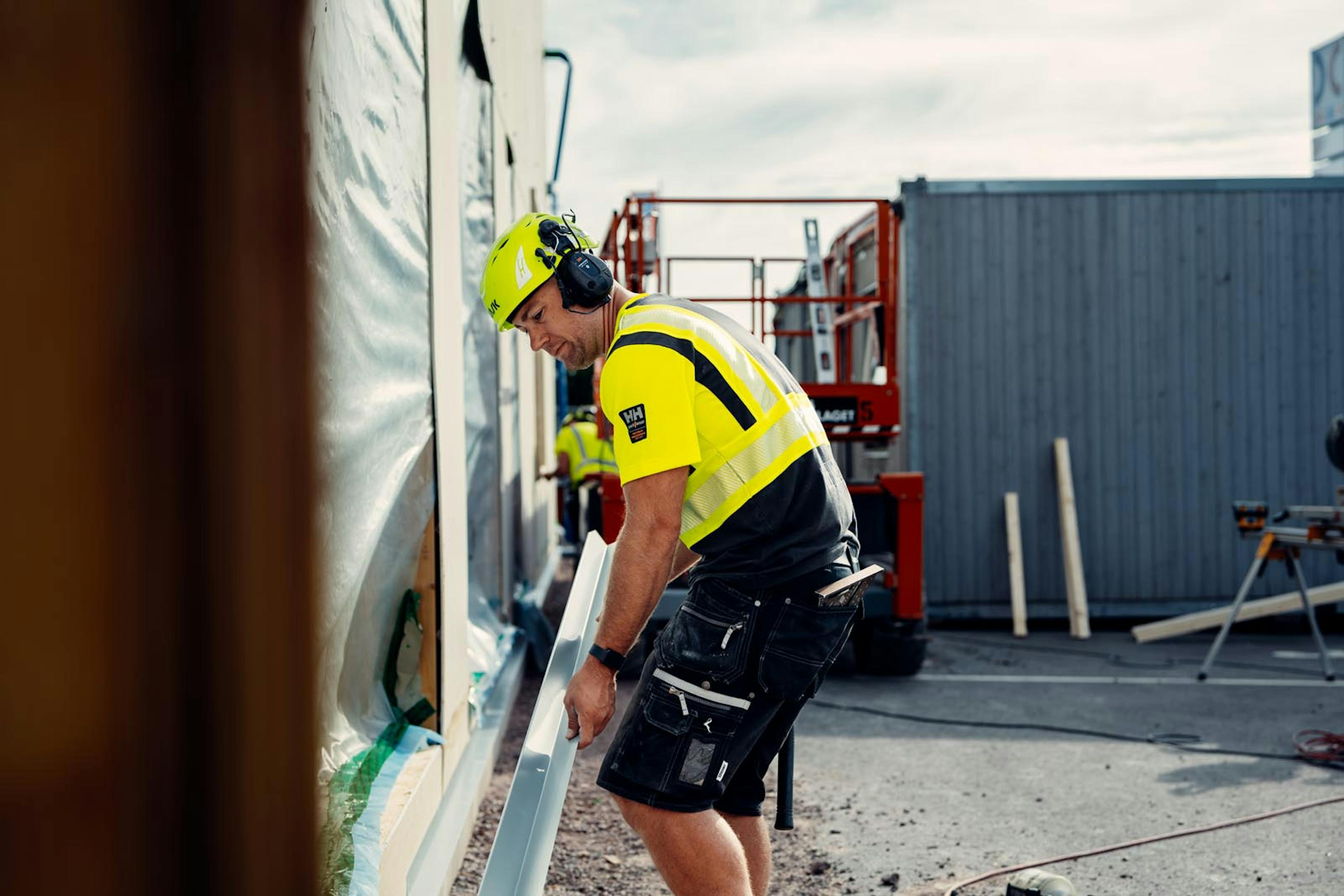 Multibyggs medarbetare på plats på byggnadsplatsen för McDonald's nya restaurang i Kalmar.