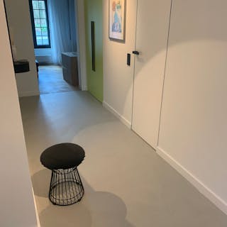 Ein modernes Fugenloses Wohnzimmer