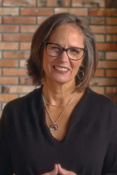 Dr.Sandra Richter headshot