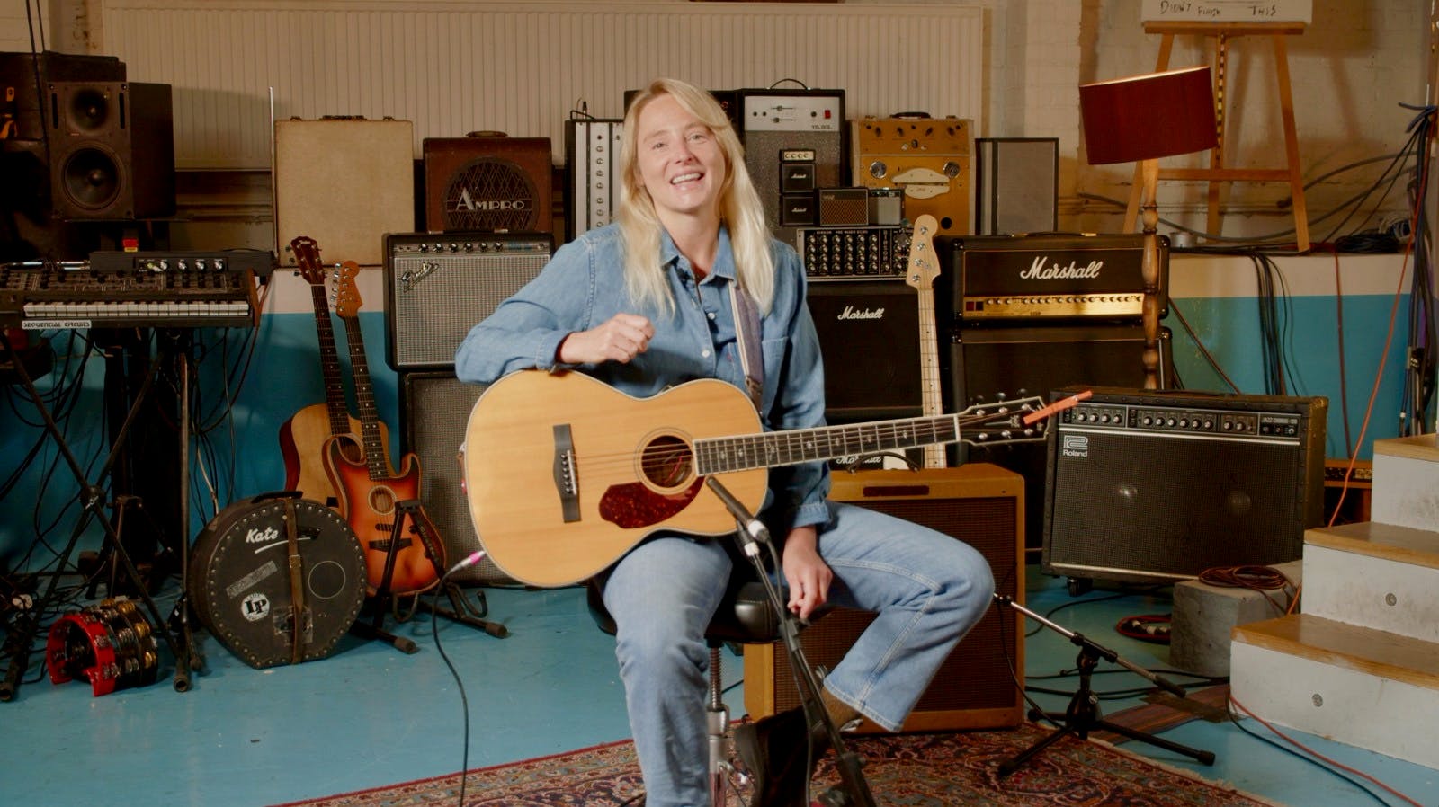 Learn Guitar with Lissie on MusicGurus