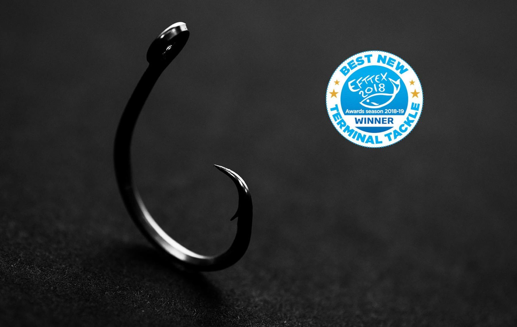 Svart-hvitt bilde av Mustads Triangle Demon Perfect Circle Hook