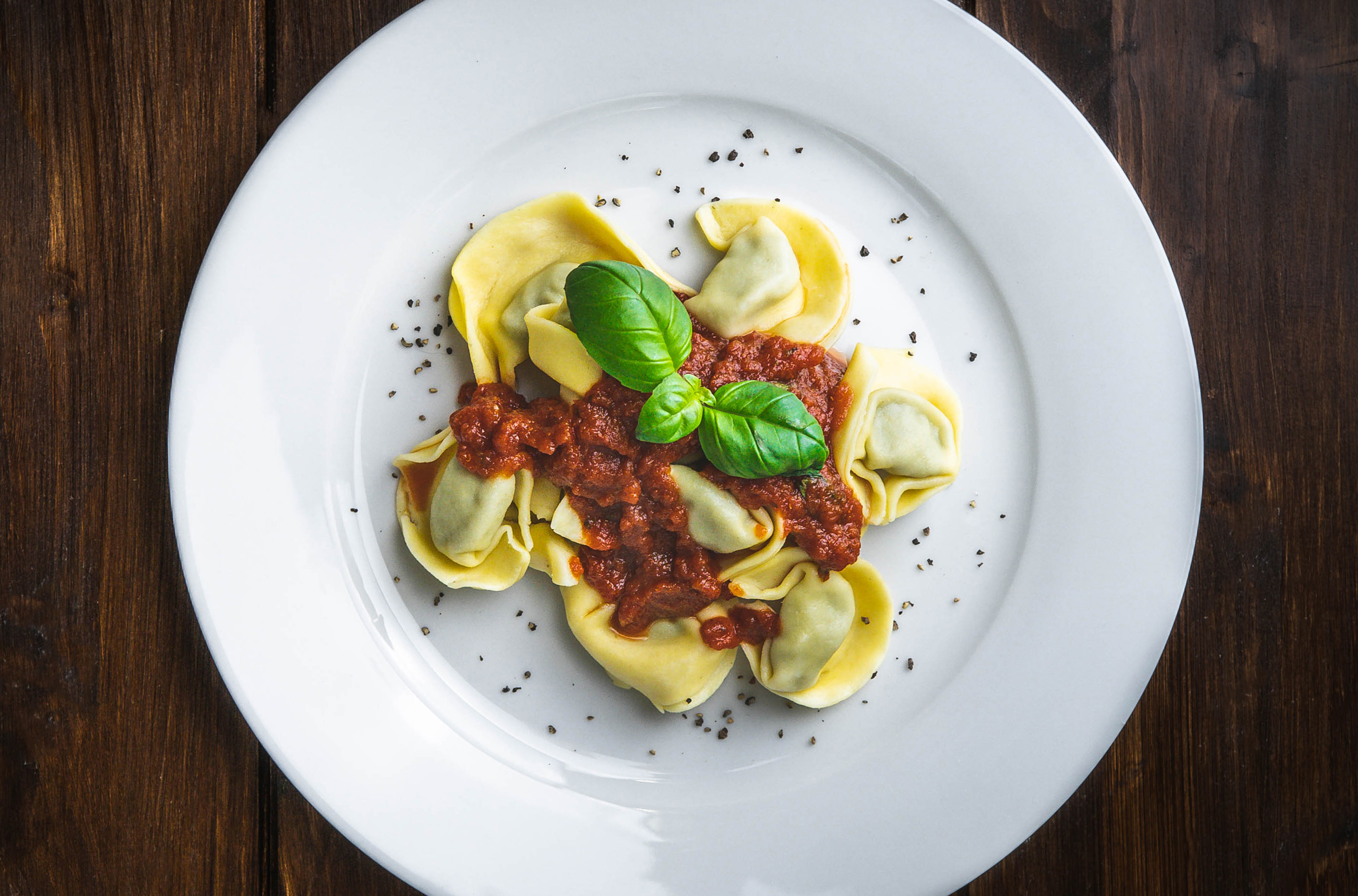 https://images.prismic.io/mutti-freut-sich-webpage/5f22d386-0704-480a-b748-70efb79ae11f_pasta.png?auto=compress,format&rect=117,0,2586,1847&w=700&h=500