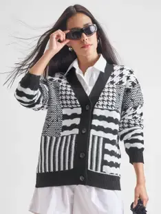 Tokyo Talkies Self Design V Neck Casual Women Black Sweater