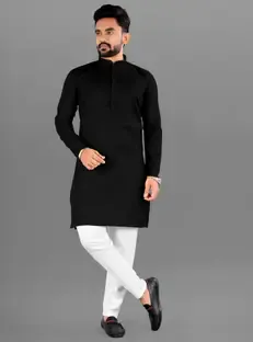 Svatantra Men Solid Straight Kurta