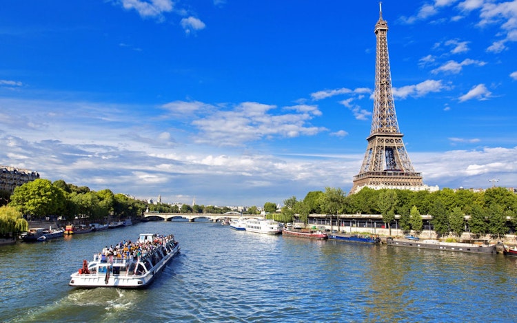 Book the Best Seine River Cruise Tickets &amp; Tours 2021 [COVID-19 Updated]