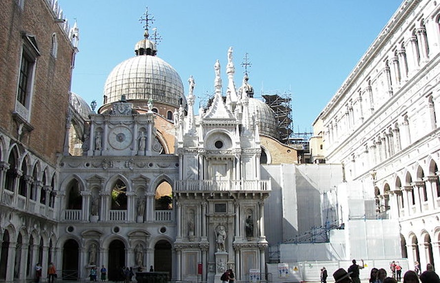 doge palace highlights - the courtyard