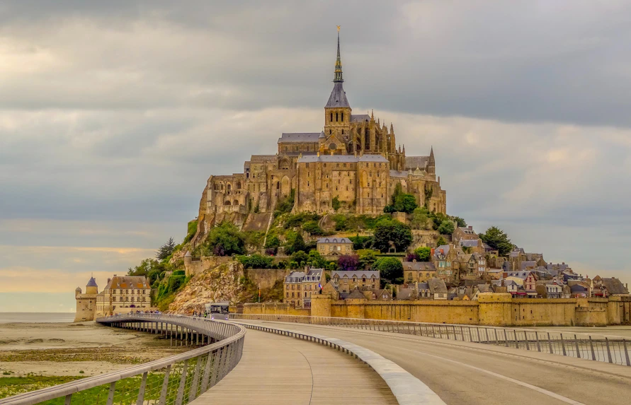 10288fb6-3a35-43bf-8bc1-8452adb4c9df_mont-saint-michel.jpg?auto=compress%2Cformat&h=573&q=75&fit=crop&ar=14%3A9&fm=webp