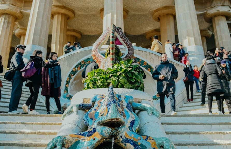 dragon stairway parc guell