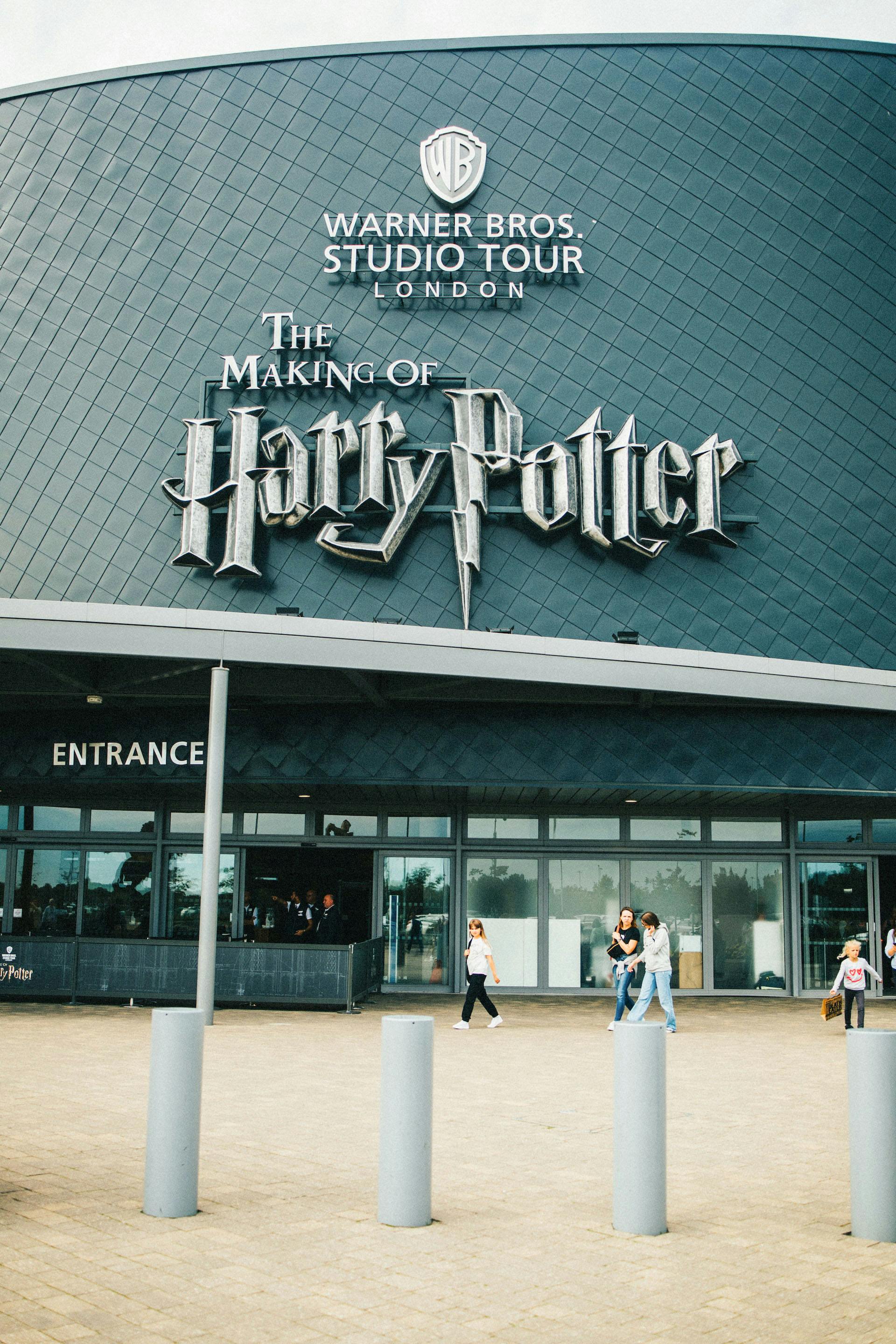 Travel Directions and Options - Harry Potter™ Studio Location