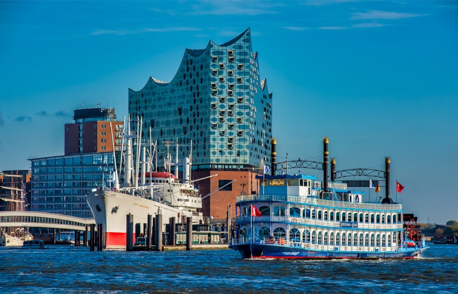 Hamburg Harbor Cruise Tours