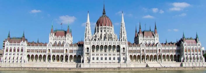 budapest parliament tour review