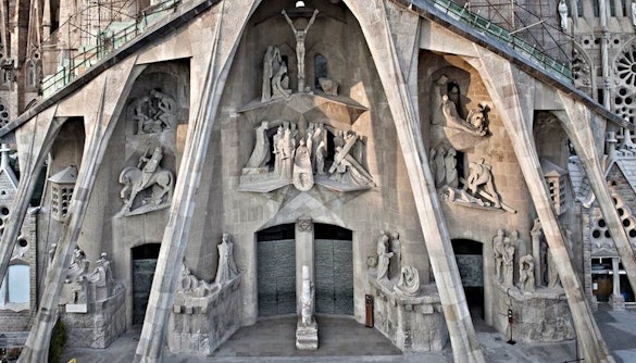Sobre a Sagrada Família, entrada
