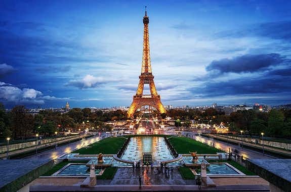 Cómo Llegar a la Torre Eiffel - Transporte Público, Estacionamientos y más