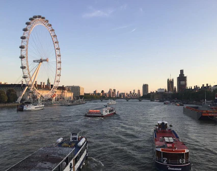 Hampton Court Boats London Eye