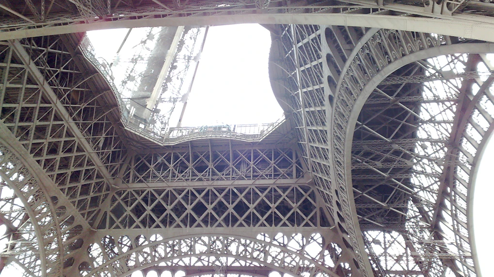 torre eiffel altezza