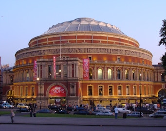 London Travel Guide - Entertainment in London