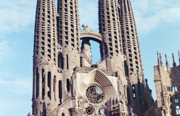 Sobre a Sagrada Família, torres