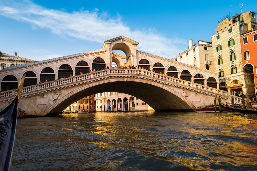 Passeio de gôndola em Veneza