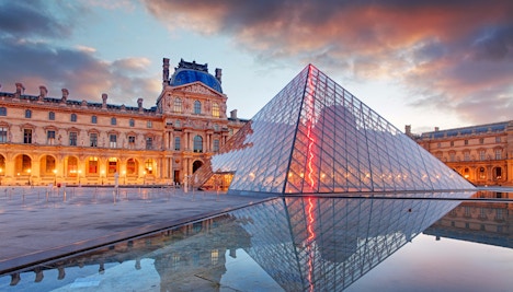 París en mayo - Museo del Louvre 