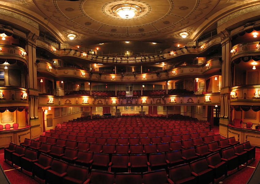 London Theater Seating Plan Select the Best Seats in the House 2021