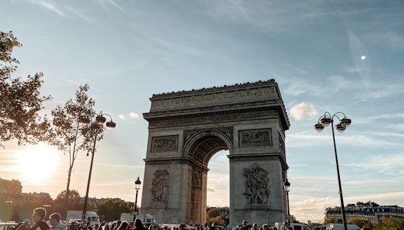 Juni Paris Arc de Triomphe