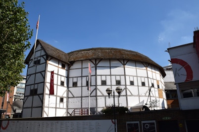 london in october Shakespeare's Globe