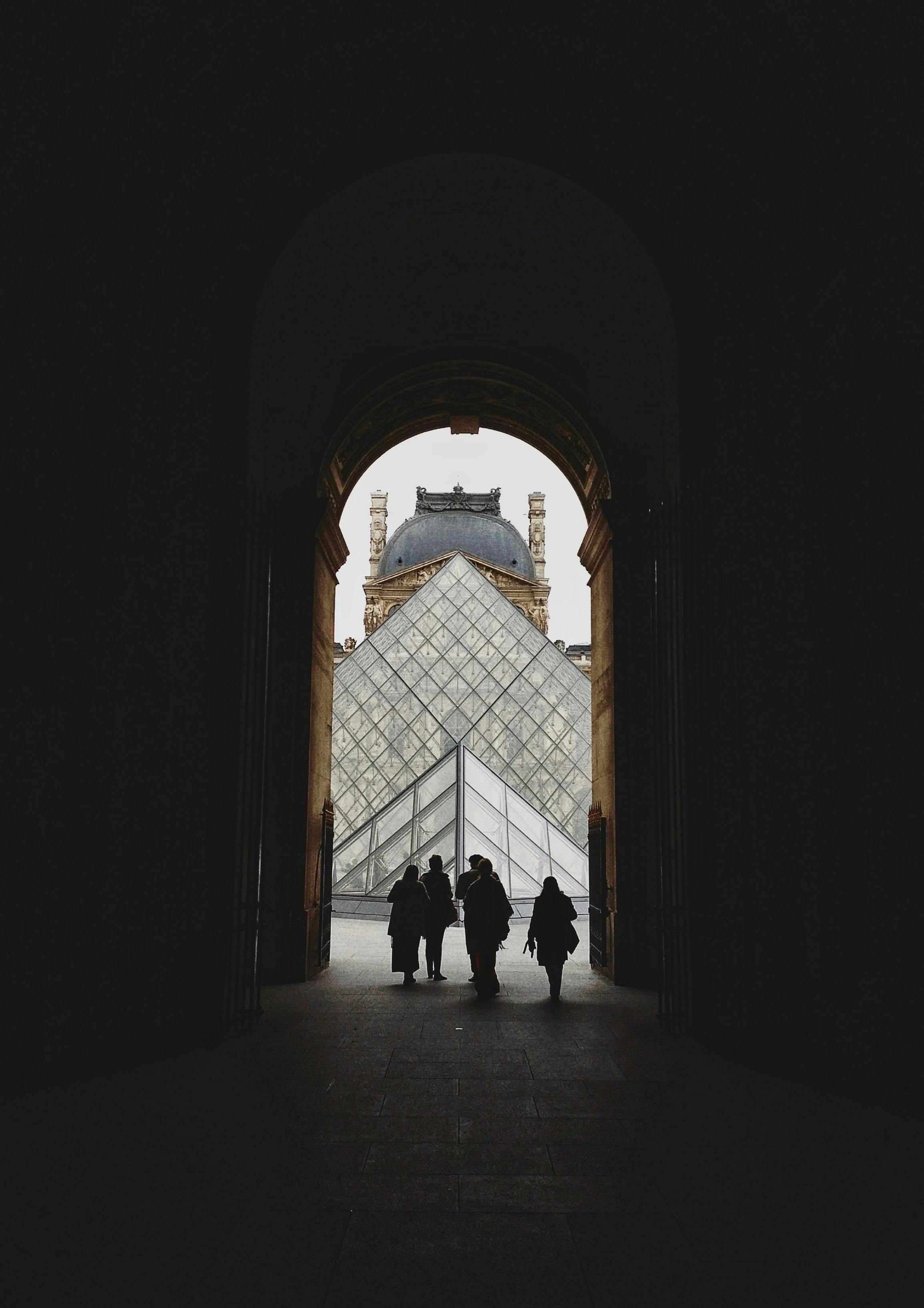 The Ultimate Guide to Louvre Entrances