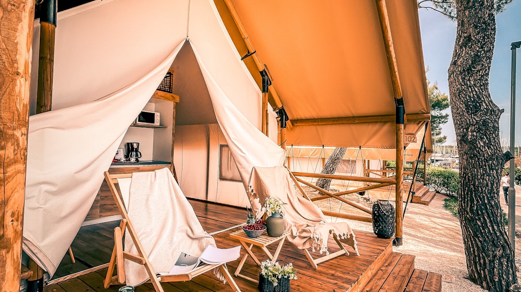 Leeds Castle Accommodation: Knight’s Glamping